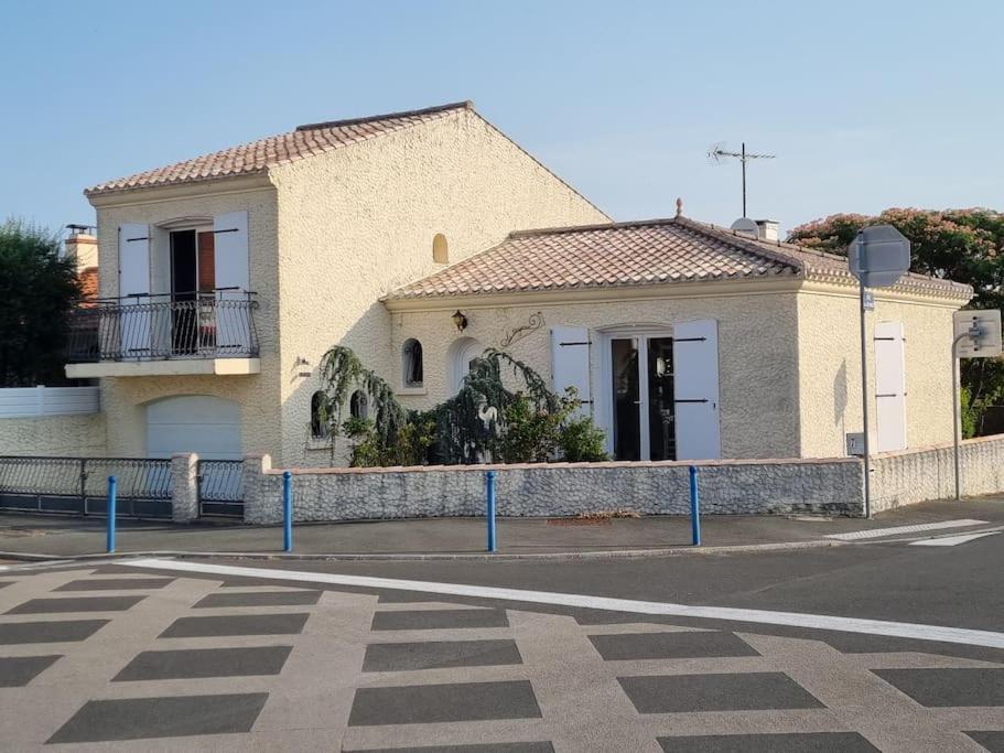Holiday home Agreable Maison Au Coeur De St Hilaire Saint-Hilaire-de-Riez